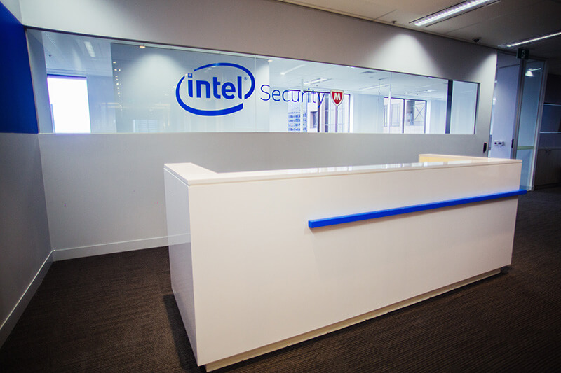 symmetry-intel-6528